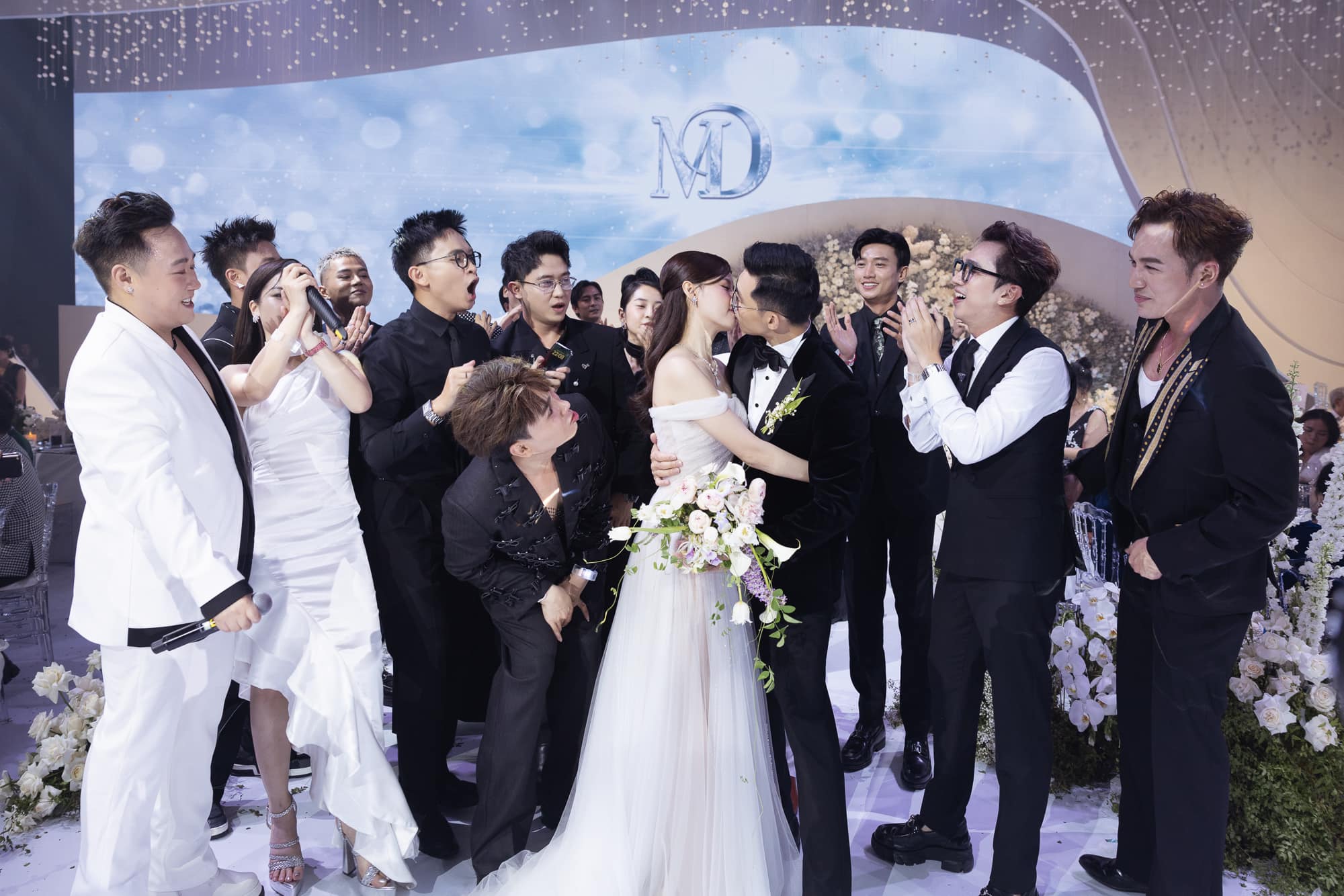 Midu xin netizen đừng chỉ trích vì 1 hành động sau đám cưới- Ảnh 3.