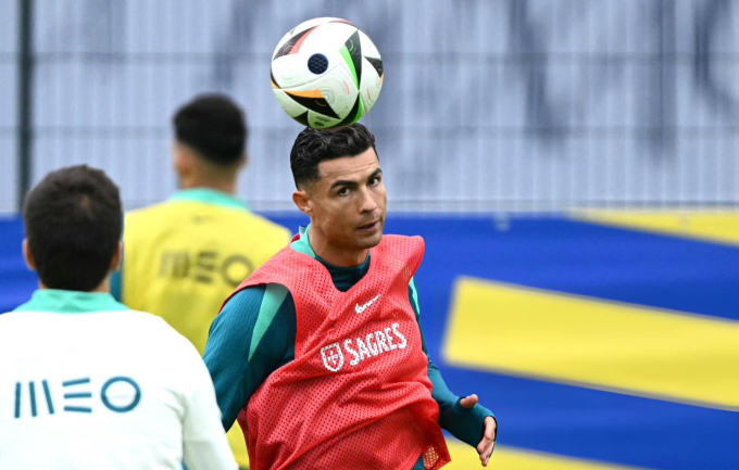 Mẹ Ronaldo vẫn quyết đi xem Euro 2024 dù vừa “khóc hết nước mắt” vì con trai, có một thay đổi về ngoại hình- Ảnh 5.