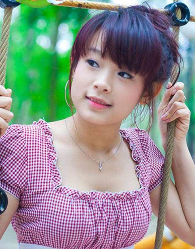 Hot girl đời đầu 