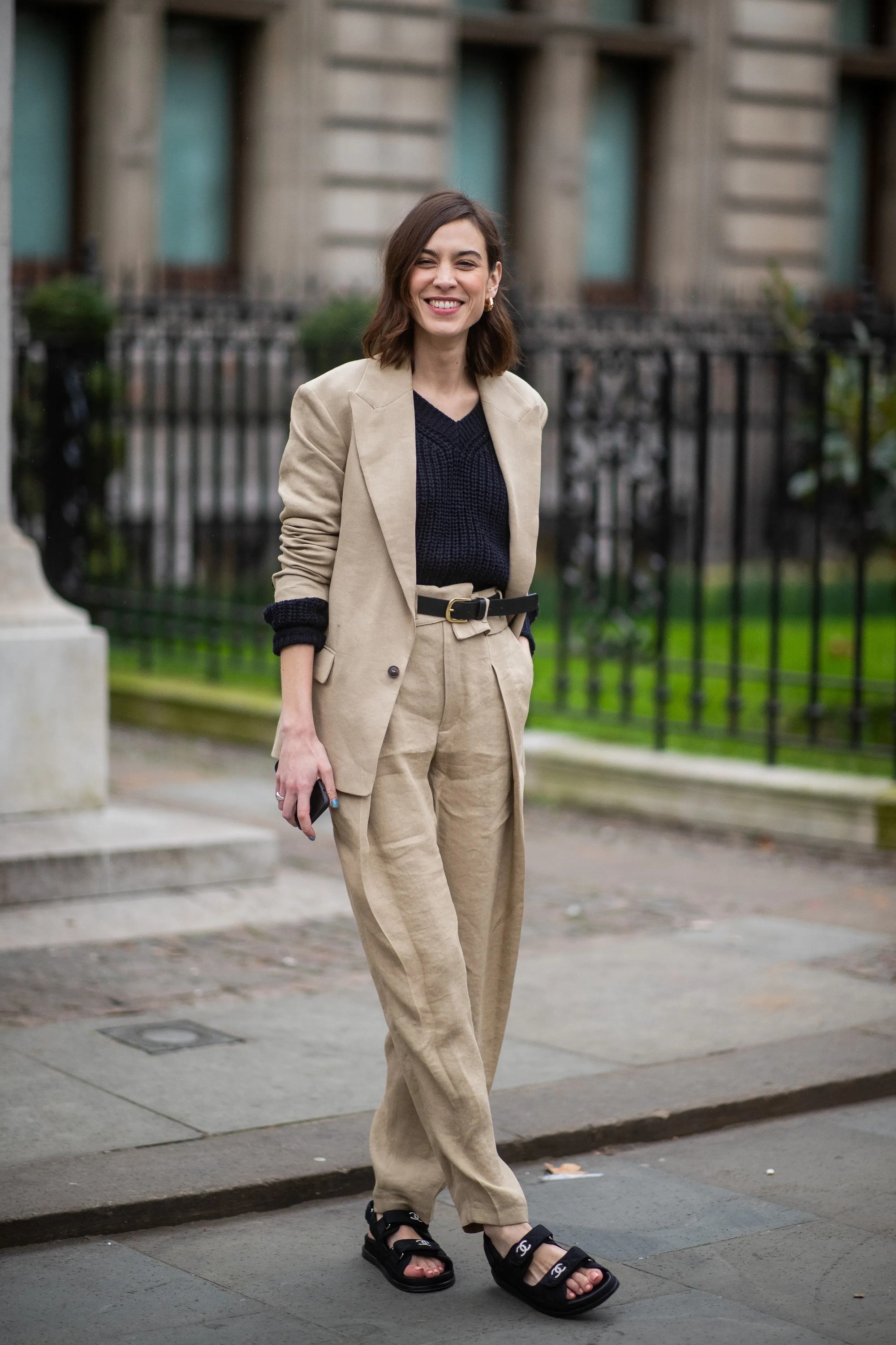 Fashion icon 41 tuổi Alexa Chung: Chưa từng biết mặc xấu là gì, lên đồ đơn giản mà sang khiến ai cũng muốn học hỏi- Ảnh 3.