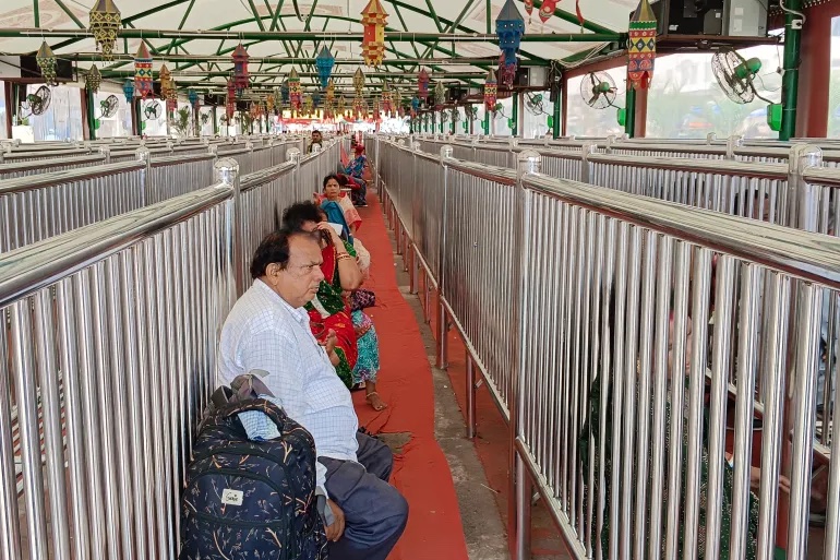 Du lịch tâm linh thu hút nhiều bạn trẻ thế hệ Z ở Ấn Độ- Ảnh 3. Du lịch tâm linh thu hút nhiều bạn trẻ thế hệ Z ở Ấn Độ- Ảnh 3.