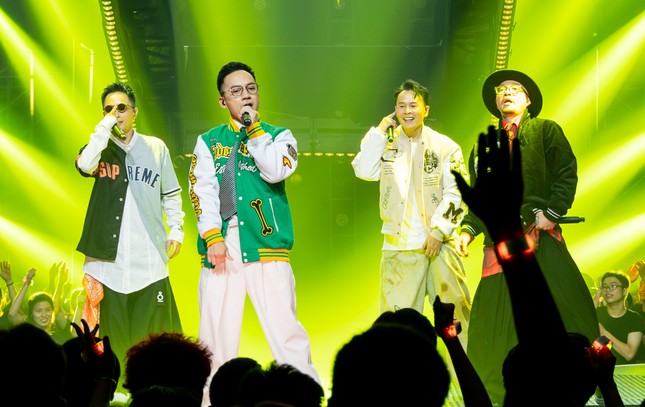 Tiến Đạt bùng nổ sau 10 năm bỏ nghề, 30 anh trai dè chừng- Ảnh 1.