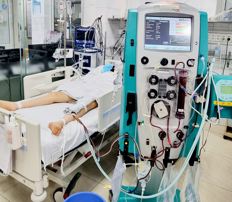 Cô gái trẻ Hà Nội hôn mê sâu, suy đa tạng cấp phải lọc máu sau khi ăn một viên kẹo không rõ thành phần- Ảnh 1. Cô gái trẻ Hà Nội hôn mê sâu, suy đa tạng cấp phải lọc máu sau khi ăn một viên kẹo không rõ thành phần- Ảnh 1.