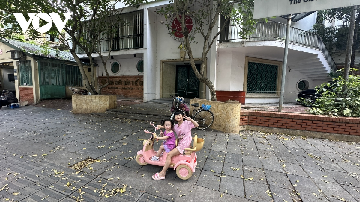 Loạt tài sản công vị trí đất 