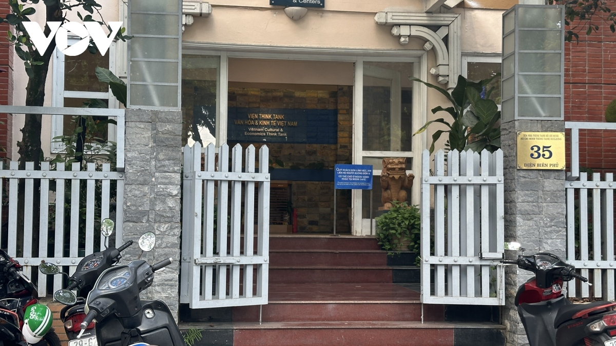 Loạt tài sản công vị trí đất 
