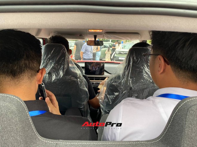 'Mục sở thị' VinFast VF 3 giao tới khách hàng: Cabin thoải mái hơn xe hạng A, gầm cao như CUV C, dễ thành 'xe điện quốc dân'- Ảnh 15.