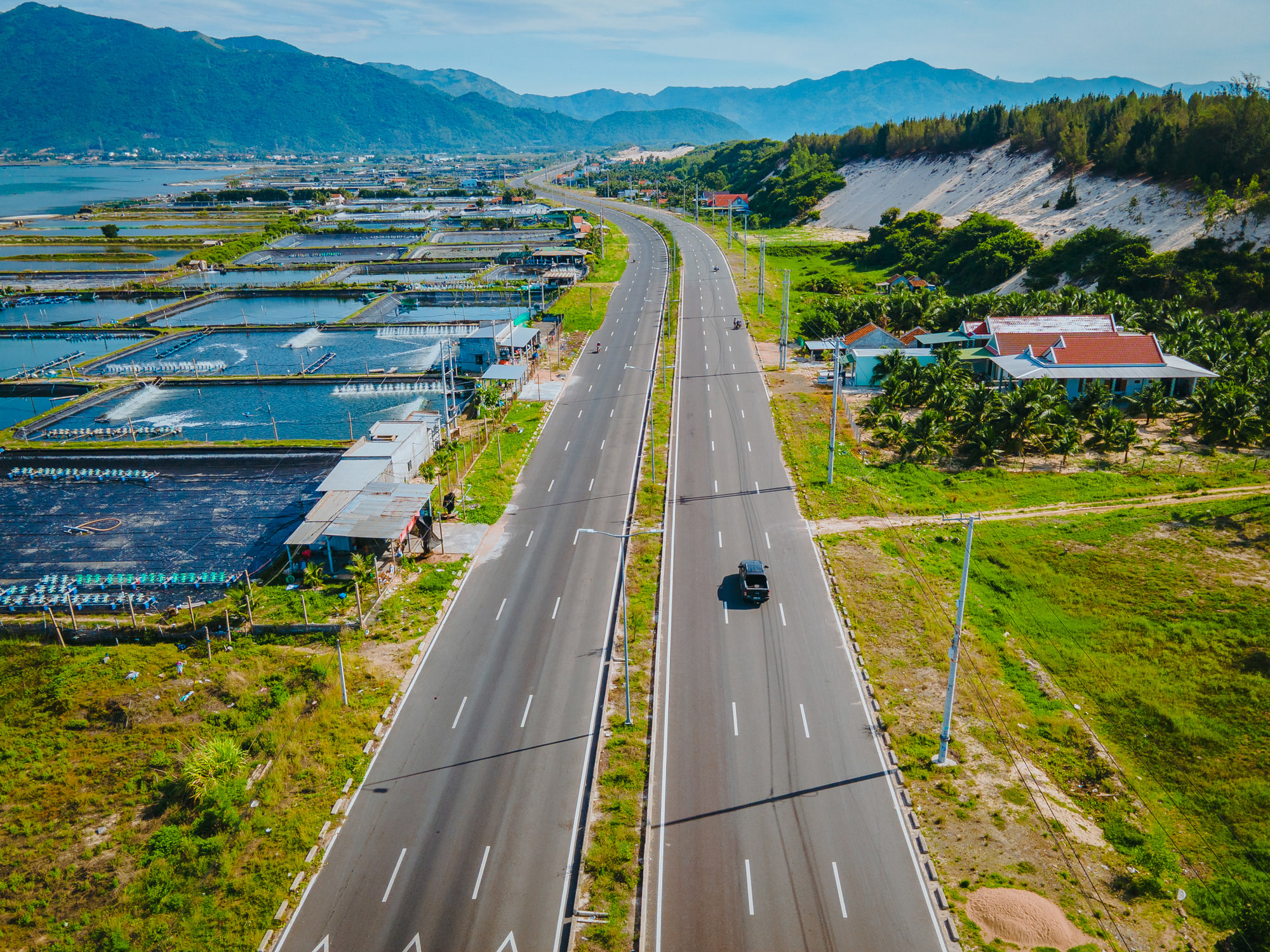 Khu kinh tế ven biển rộng gần gấp đôi tỉnh Bắc Ninh, có siêu nhà máy 2,6 tỷ USD, gần đường cao tốc, có cảng nước sâu, tương lai sẽ xây sân bay gần 8.000 tỷ- Ảnh 10.