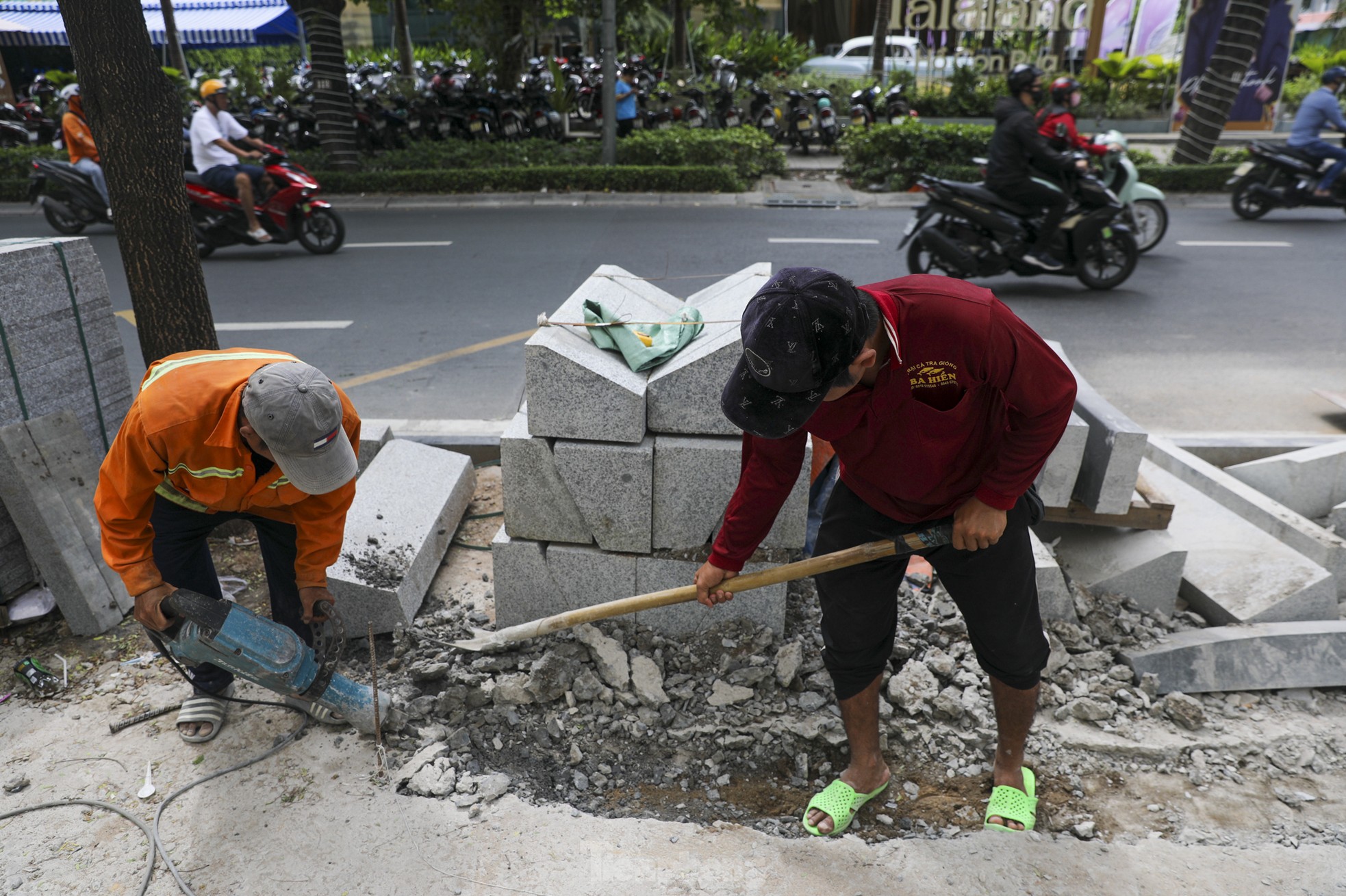 Vỉa hè trung tâm TPHCM đồng loạt chỉnh trang với kinh phí 220 tỷ đồng- Ảnh 11.