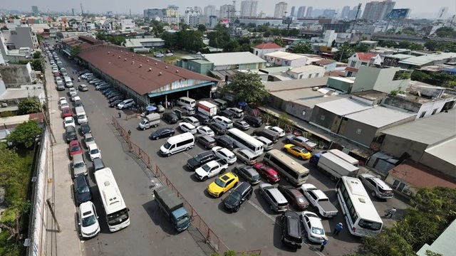 Có tỉnh sẽ không còn trung tâm đăng kiểm hoạt động, Bộ Quốc Phòng, Bộ Công an 'lên dây cót' chi viện- Ảnh 1.