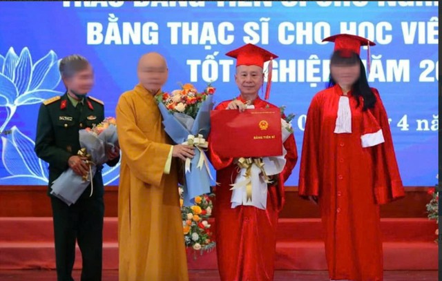 Sử dụng bằng cấp 3 giả có thể sẽ bị hủy bằng tiến sĩ và truy cứu trách nhiệm hình sự?- Ảnh 3.