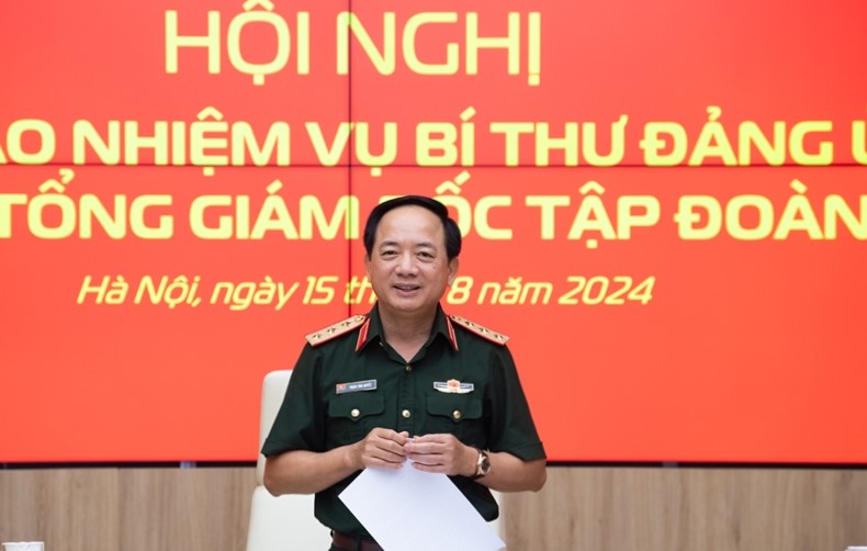 Bàn giao nhiệm vụ Bí thư Đảng ủy, Phó Tổng Giám đốc Tập đoàn Công nghiệp - Viễn thông Quân đội- Ảnh 2.