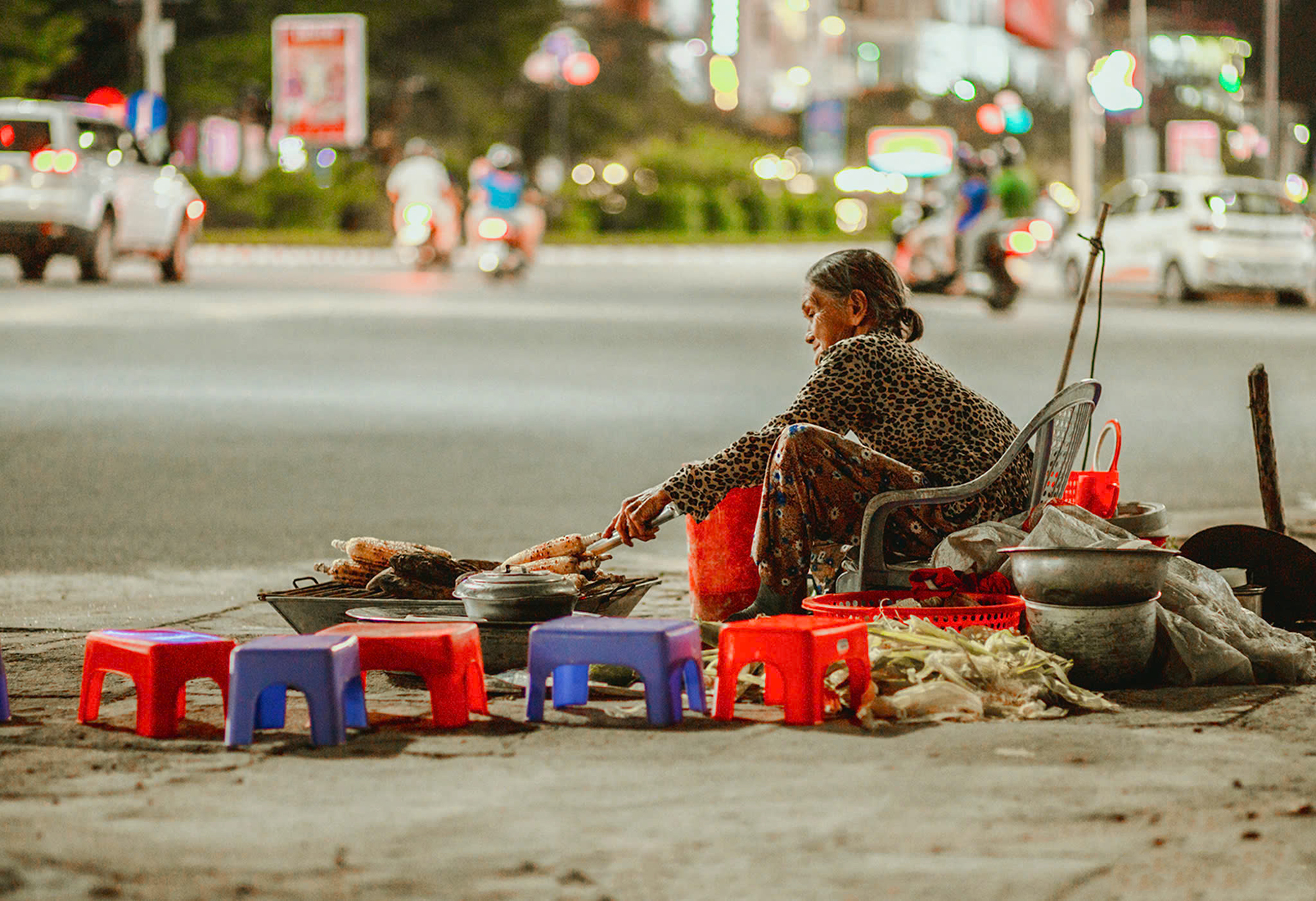 Du lịch không nhìn giá ở ‘xứ hoa vàng cỏ xanh’, chỉ 25.000/đĩa hải sản có gì lạ?- Ảnh 9.