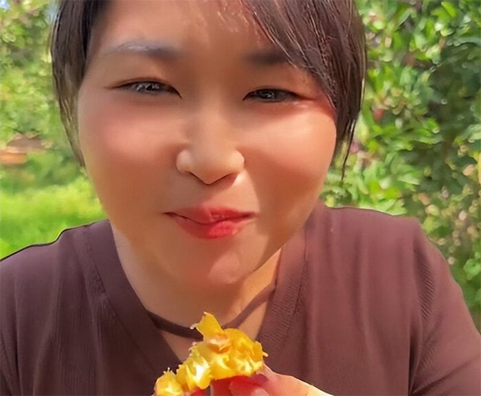 'Thánh mukbang' 33 tuổi trông già như 60 sau 3 năm ăn thùng uống vại- Ảnh 9.