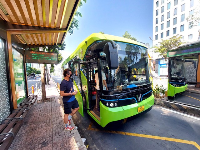 Xe buýt điện Vinbus chạy đến đầu năm 2025- Ảnh 1.