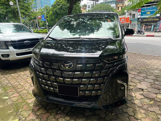 Rao Toyota Alphard chạy 20.000km giá gần 5 tỷ đắt hơn niêm yết mới, người bán cho biết: ‘Đây là chiếc duy nhất thị trường’- Ảnh 2.