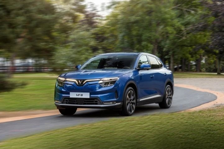 Hãng xe điện ông Phạm Nhật Vượng bất ngờ tung ưu đãi khủng: Giảm 50% lệ phí trước bạ cho xe điện VF 6, VF 7, VF 8, VF 9 - cao nhất gần 140 triệu