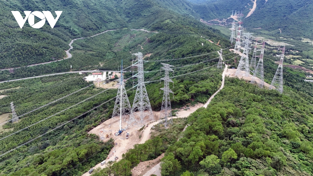 “Vượt gió” trên cung đoạn khó nhất của Dự án đường dây 500kV mạch 3- Ảnh 1.