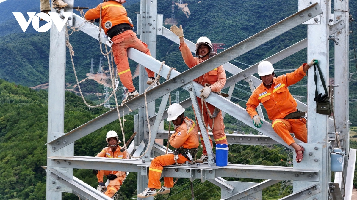 “Vượt gió” trên cung đoạn khó nhất của Dự án đường dây 500kV mạch 3- Ảnh 3.