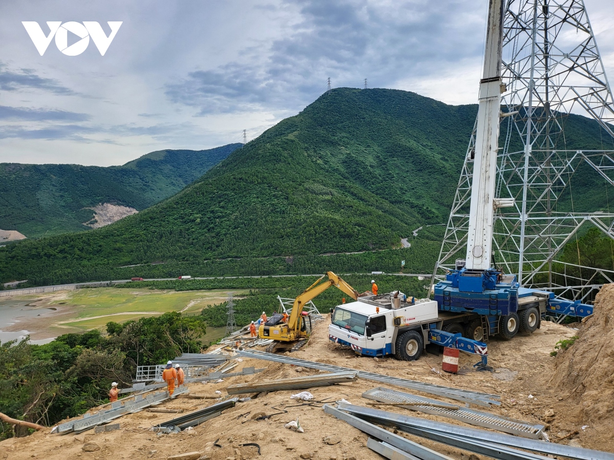 “Vượt gió” trên cung đoạn khó nhất của Dự án đường dây 500kV mạch 3- Ảnh 4.