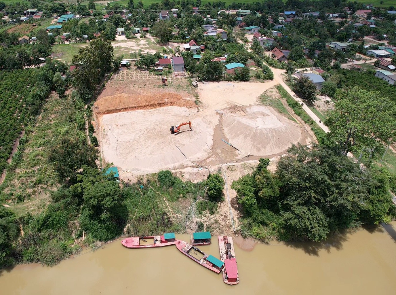 Đề xuất tạm dừng mỏ cát chưa đủ điều kiện vẫn khai thác cấp cho đường cao tốc- Ảnh 3.