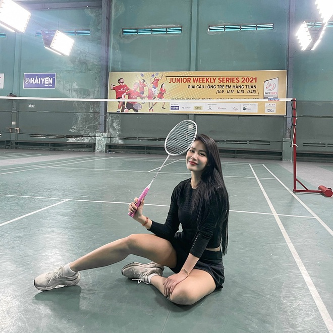 Tới lượt bạn thân Huyền Baby thành tâm điểm tranh cãi bởi đồ tập pickleball khoe lưng trần mướt mồ hôi- Ảnh 8.