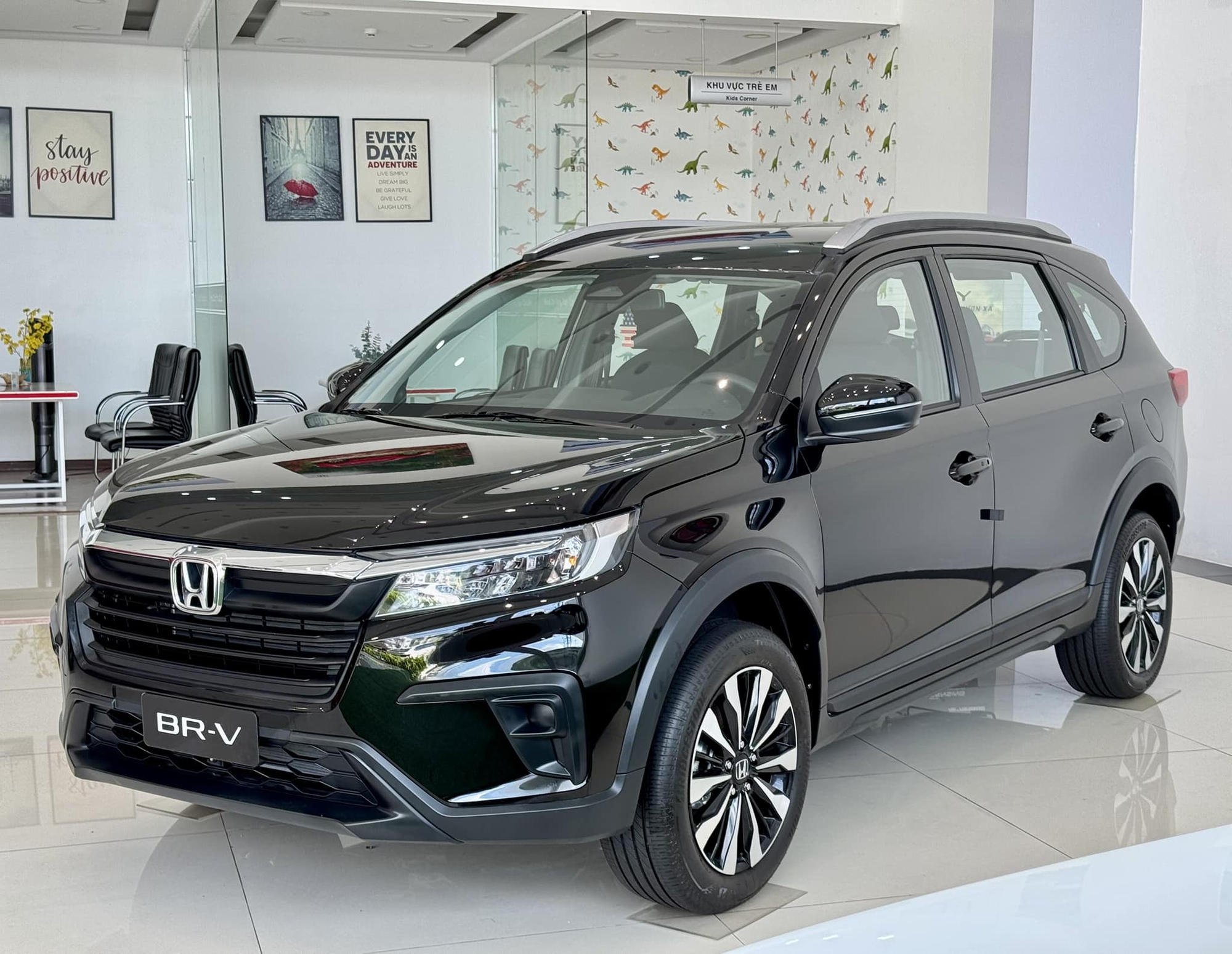 Honda BR-V giảm giá tại đại lý: Bản ‘base’ còn hơn 620 triệu, ngang Xpander bản đắt nhất- Ảnh 1.