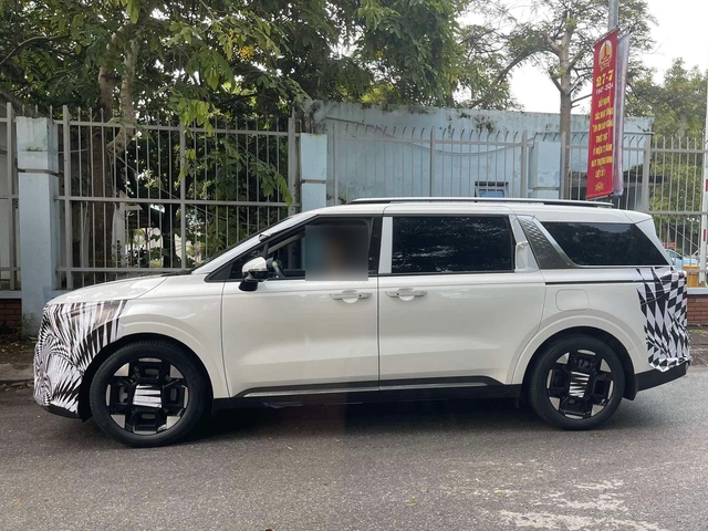 Kia Carnival 2024 nhận cọc tại đại lý: Ra mắt tháng 10, ngoại hình mới, dễ thêm động cơ hybrid cạnh tranh Viloran- Ảnh 2.