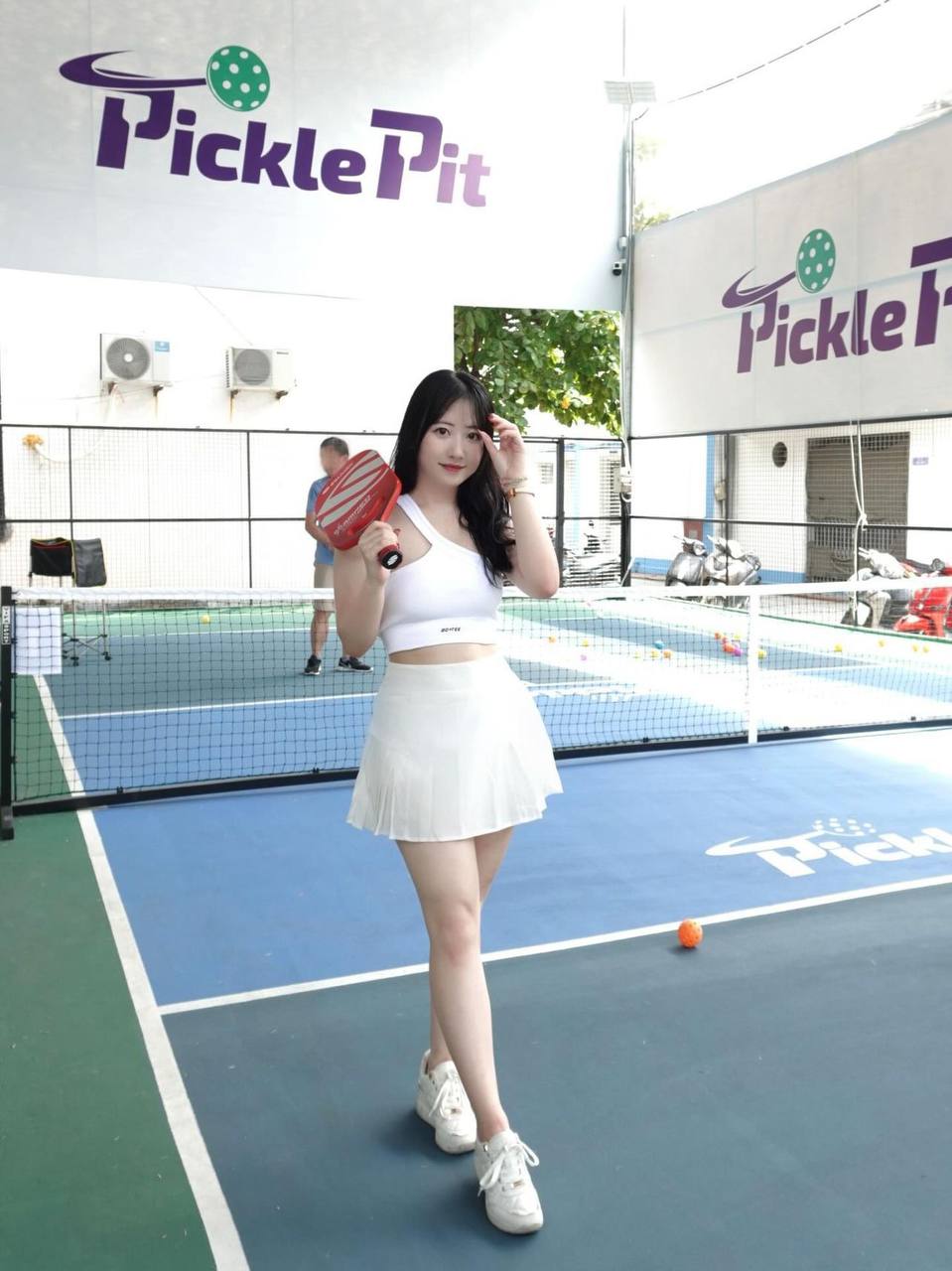 Hội gái xinh vẫn lên sân pickleball giữa bão thị phi: “Vui vẻ lên, ai mặc gì kệ đi”- Ảnh 1.