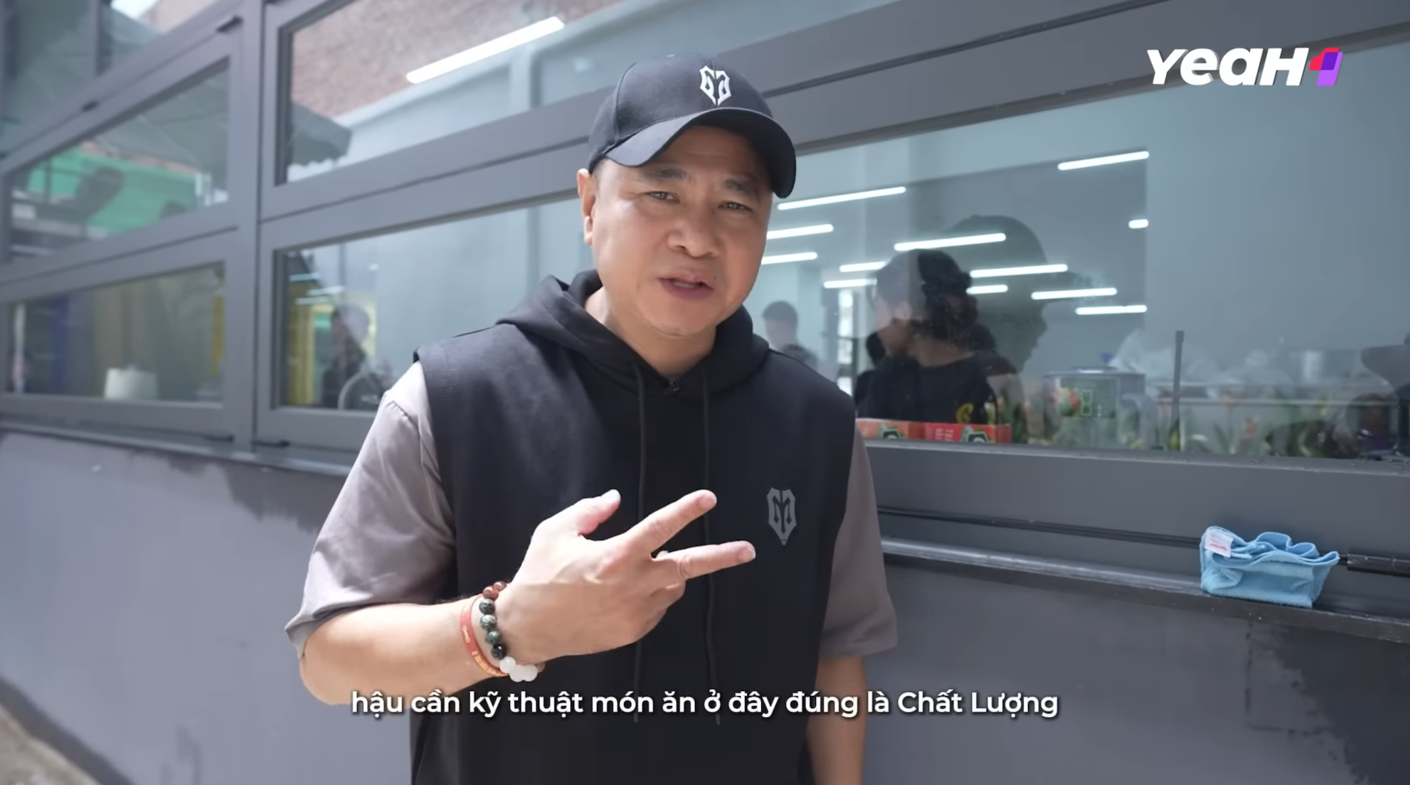 Bác Chất, chị Lượng trong 