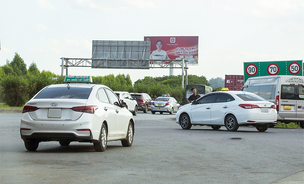 Bắc Ninh xử lý nghiêm tình trạng taxi “dù”- Ảnh 1.