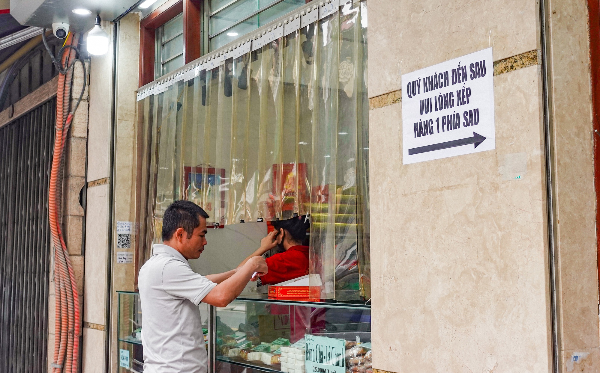 Lý do bánh Trung thu Bảo Phương vắng khách hơn trước- Ảnh 4.