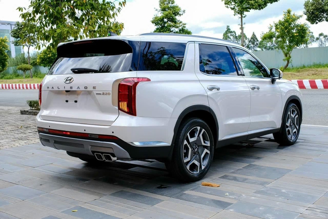 Hyundai Palisade giảm giá tới 150 triệu tại đại lý: Sales báo 'xả lỗ', bản rẻ nhất còn 1,345 tỷ đồng, rẻ hơn niêm yết Fortuner, 'giẫm chân' Santa Fe- Ảnh 6.