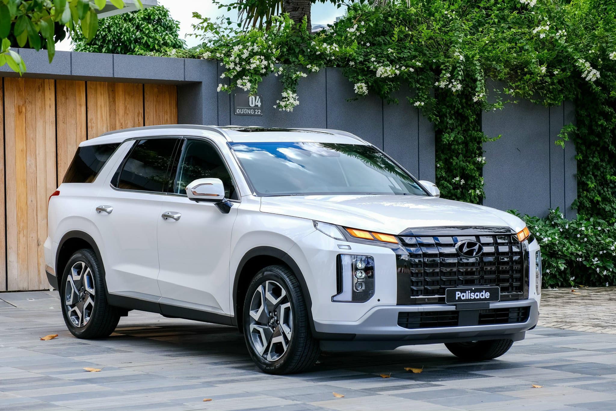 Hyundai Palisade giảm giá tới 150 triệu tại đại lý: Sales báo 'xả lỗ', bản rẻ nhất còn 1,345 tỷ đồng, rẻ hơn niêm yết Fortuner, 'giẫm chân' Santa Fe- Ảnh 1.