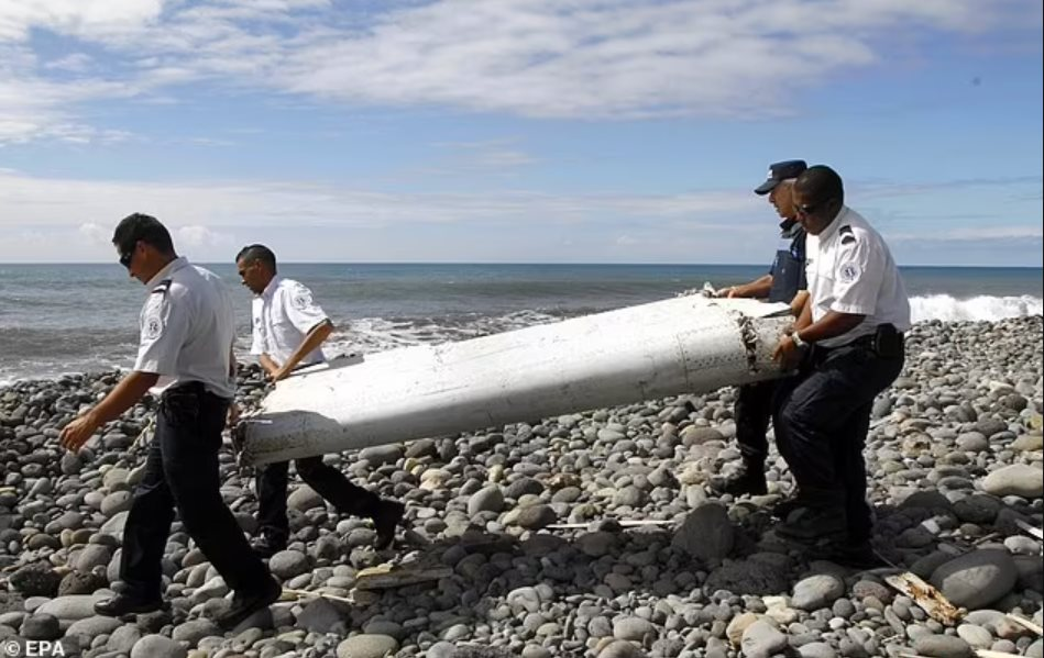 Nhà nghiên cứu tìm ra “nơi ẩn náu hoàn hảo” của MH370, đặt giả thuyết về hành động mờ ám của phi công qua một kĩ năng lái máy bay ít thấy- Ảnh 1.