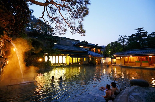 Hưởng thụ như người Nhật: Đem liệu pháp onsen nhân tạo vào nhà để thư giãn, chữa lành- Ảnh 1.