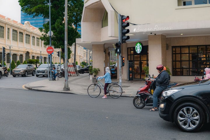 Ngoài Reserve Hàn Thuyên, Starbucks từng đóng nhiều cửa hàng ở trung tâm TP.HCM- Ảnh 3.