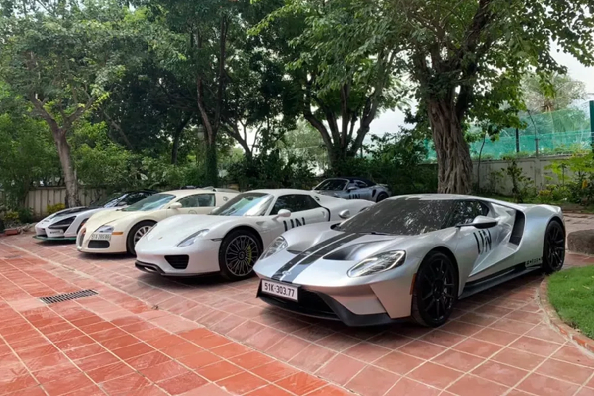 Loạt Ferrari của ông Đặng Lê Nguyên Vũ lộ ảnh lên tem chuẩn bị tham gia Gumball 3000, CĐM nhận xét: 'Vẫn thiếu nhiều siêu phẩm'- Ảnh 12.