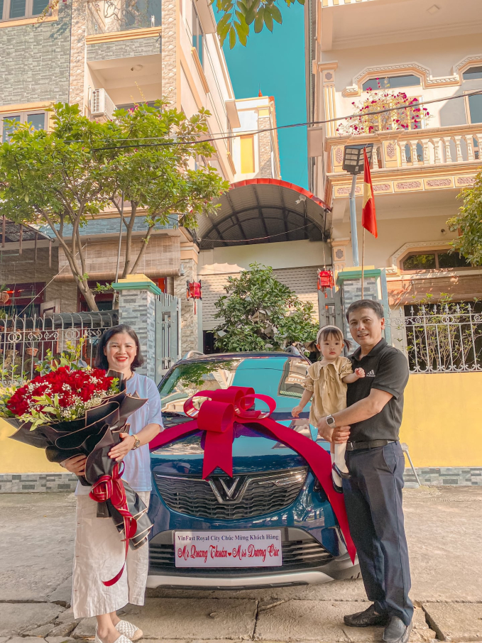 Quang Hải làm gì mà giàu thế: Khi yêu mua túi hiệu, ngày cưới sính lễ dát vàng, sinh xong tặng cả siêu xe cho Chu Thanh Huyền- Ảnh 4.