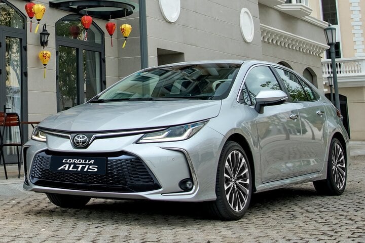 corolla-altis-2023-ngoai-that-16-14503877-1724895903133-17248959031901338135750.jpg