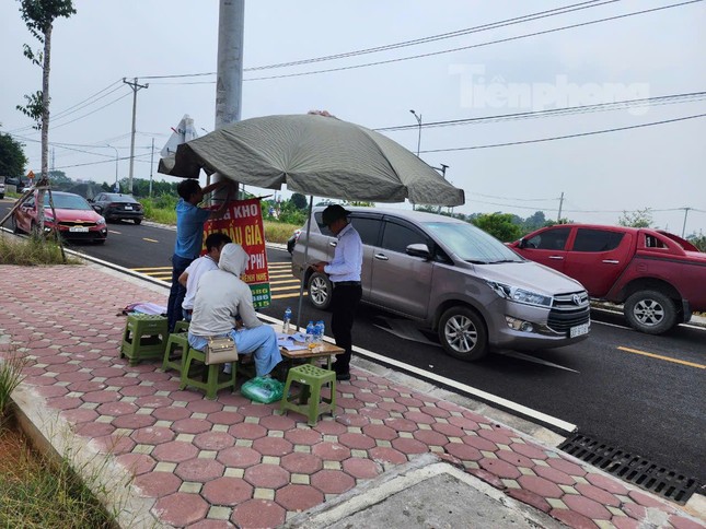 Cận cảnh khu đất huyện vùng ven Hà Nội vừa đấu giá, 'cò' báo chênh 600 triệu đồng/lô- Ảnh 5.