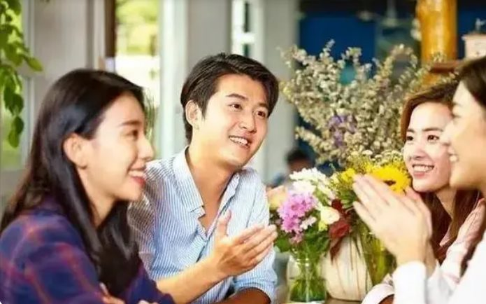 Bận việc đột xuất không tham gia họp lớp, tôi “thở phào” khi thoát nạn lừa đảo: Đa số bạn học cũ đều dính bẫy- Ảnh 2.