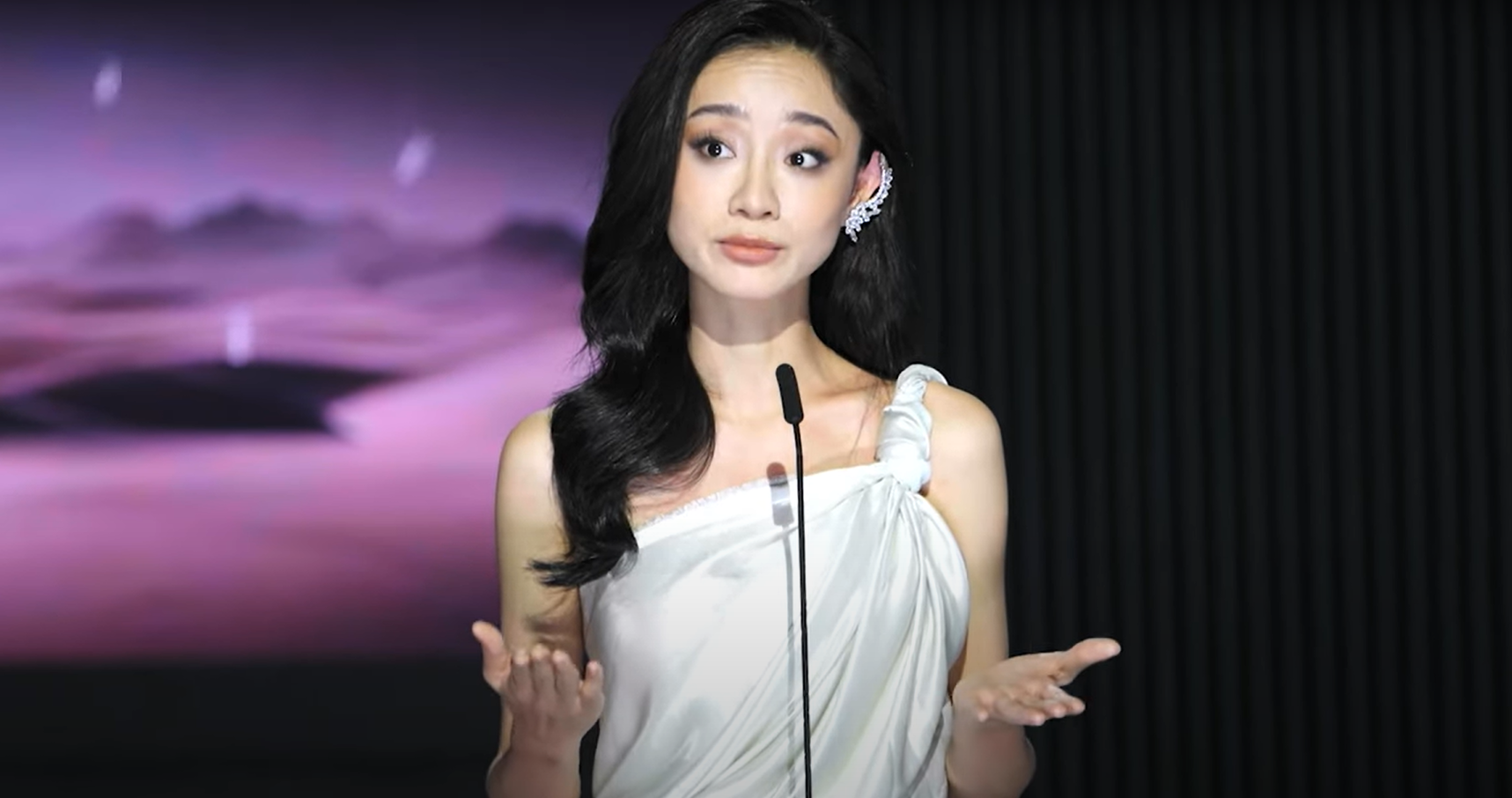 1 người đẹp Vbiz bị chỉ trích vì "nịnh" giám khảo Miss Universe Vietnam một cách thái quá- Ảnh 5.