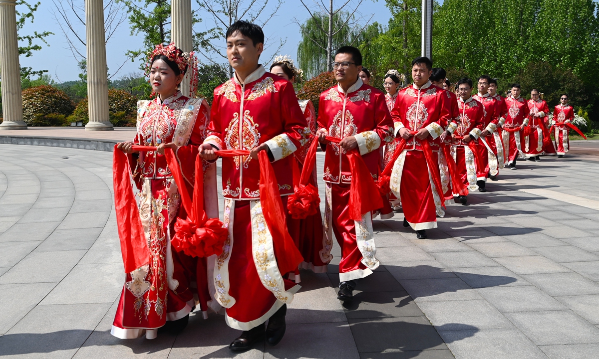 Trường đại học ở Trung Quốc mở ngành đào tạo chuyên về hôn nhân- Ảnh 1.