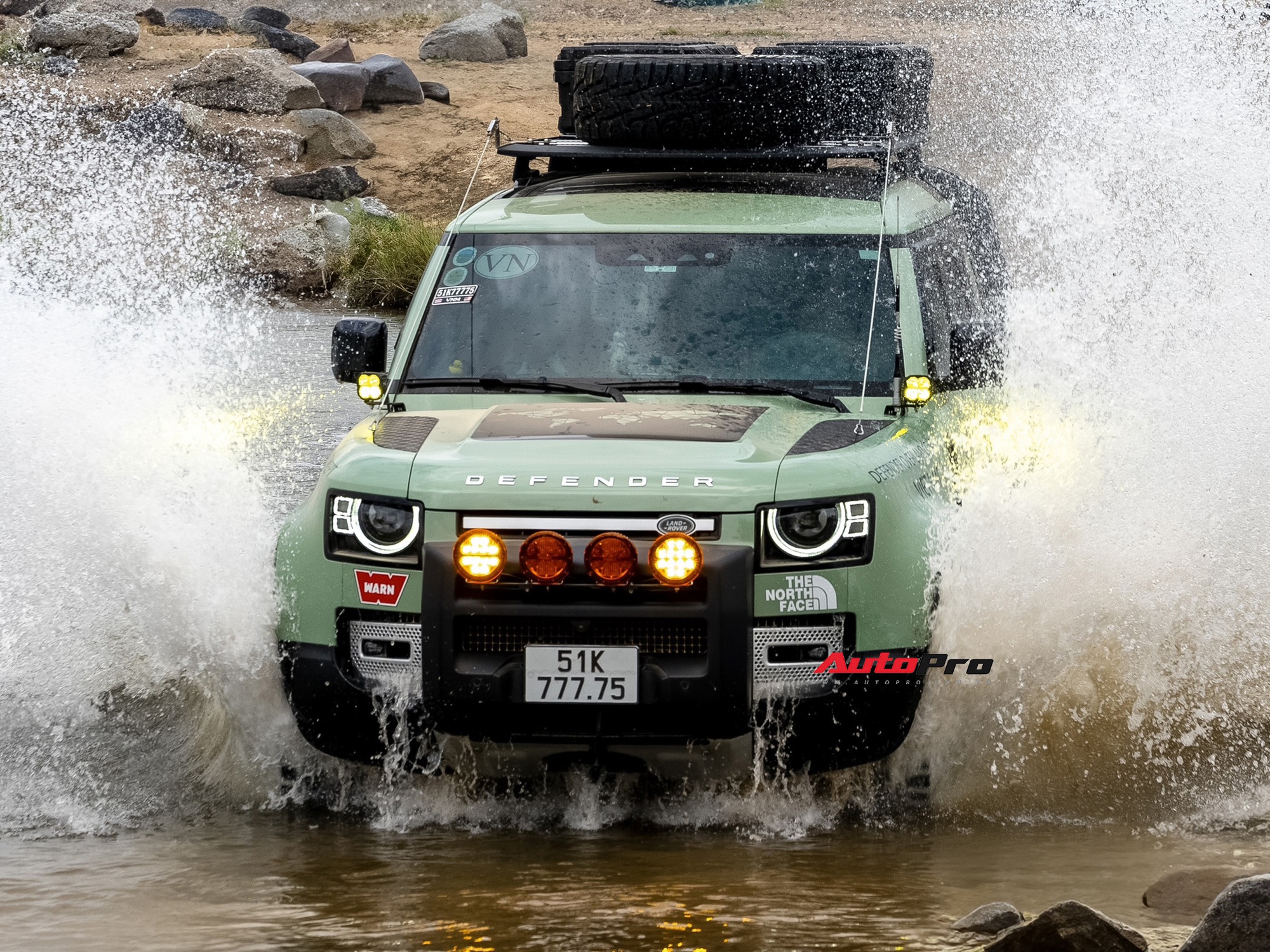 9x kể chuyện sắp lái Land Rover Defender đi phượt: Từ Việt Nam qua châu Âu đến Nam Mỹ, chuẩn bị 6 tháng, phải tập luyện cường độ cao- Ảnh 18.