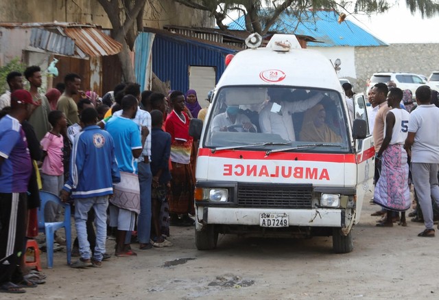 Đánh bom tại nhà hàng nổi tiếng ở Somalia, gần 250 người thương vong- Ảnh 2.