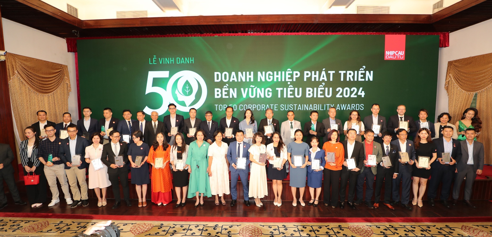 Tiên phong chuyển đổi số, OCB lọt top doanh nghiệp phát triển bền vững 2024- Ảnh 3.