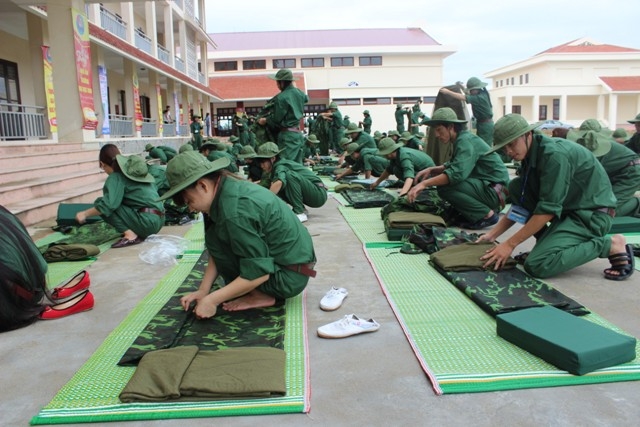 Mới 4h sáng, sinh viên một trường đại học tại Hà Nội đứng chật cứng dưới sân trường: Chuyện gì đã xảy ra?- Ảnh 5.