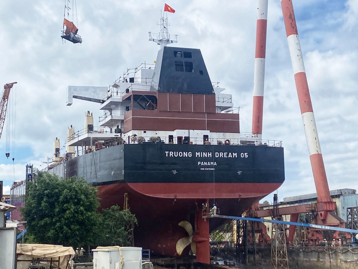 Hạ thủy tàu hàng trọng tải 45.000 DWT - Tự hào về năng lực đóng tàu của Việt Nam- Ảnh 2.