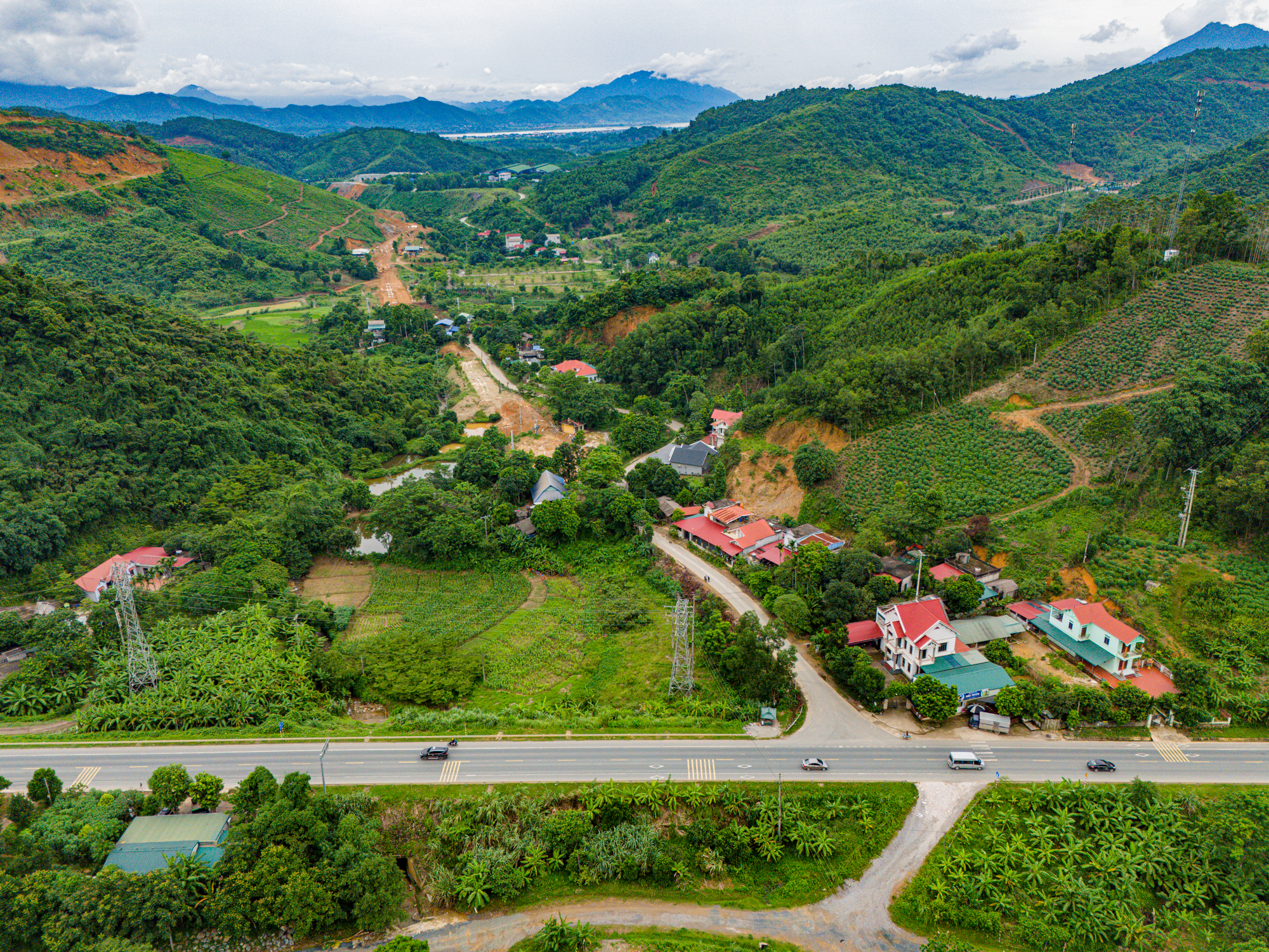 Toàn cảnh đường nối Hà Nội với tỉnh Tây bắc sắp được đầu tư hơn 9.000 tỷ để nâng thành cao tốc, dự kiến đắt thứ hai Việt Nam- Ảnh 9.