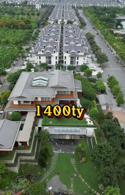 Choáng ngợp biệt phủ hơn 5.000m2 ở nội thành Hà Nội, gia chủ còn dành hẳn khu đất 7.000m2 phía sau để 